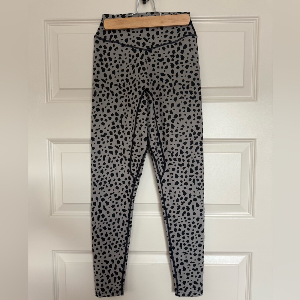 Snow Leopard Spotted Leggings from Vitality (Original Collection/ Sold Out)